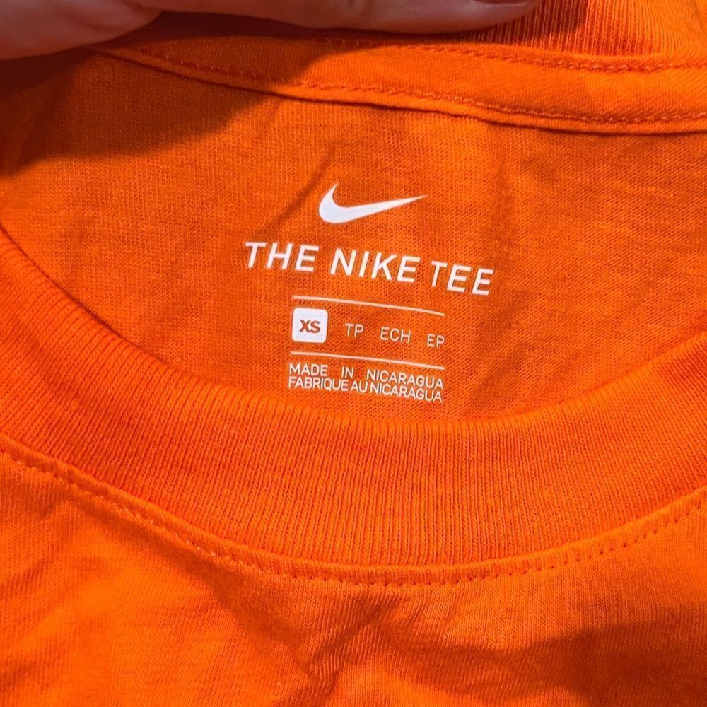 NWOT Nike Basic Tee Shirt Short Sleeve Crew Neck Pullover Cotton Orange Size XS - Picture 2 of 4